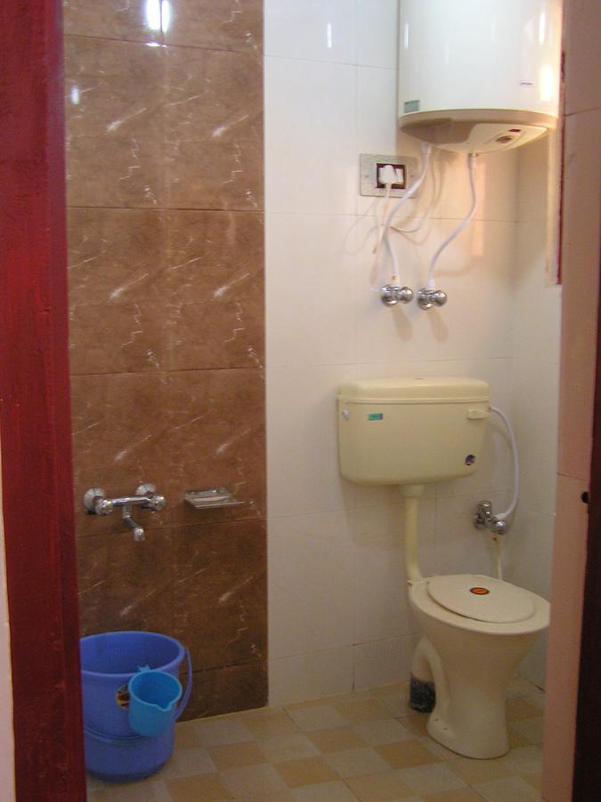 Howrah Guest House Srinagar  Bagian luar foto
