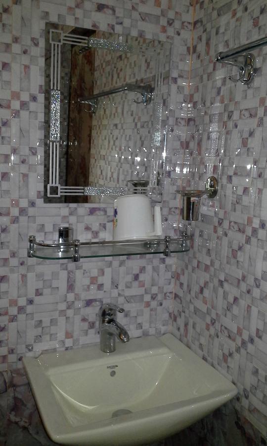 Howrah Guest House Srinagar  Bagian luar foto