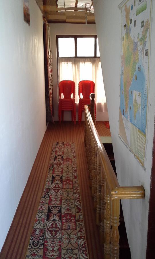 Howrah Guest House Srinagar  Bagian luar foto