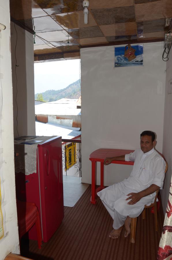 Howrah Guest House Srinagar  Bagian luar foto